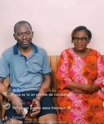 Paparazzi - 🔴🇨🇮 L'acteur Fortuné Akakpo Officiel répond aux questions des internautes lors d'un live TikTok : 📌 Comment tout a commencé ! « Il a fallu que ce jour-là, je prends