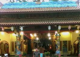 Vihara avalokitesvara adalah lokasi peribadatan yang terkenal di kabupaten kubu raya, kalimantan barat. Local Guides Connect Vihara Avalokistevara Tertua Di Kesulthanan Maulan Local Guides Connect
