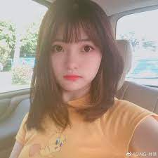 林慧 linhui haha 上了车发现充电宝忘带了 充电线也忘拿了 然后手机只有百分之二十五的电量 好没有安全感 realised that i forgot to bring my power bank after getting on the car lins