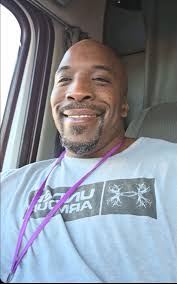 In my truck vs home Have a blessed week y'all 😎😎