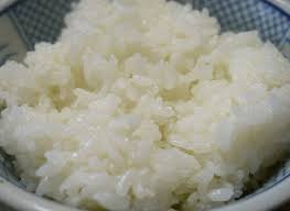 Menu makanan yang satu ini tidak hanya cocok untukmu yang sedang dalam proses penurunan berat badan saja, namun resep olahan mie shirataki ini juga cocok disantap bersama keluarga, loh. Nasi Shirataki Menu Diet Sehat Yang Bisa Anda Coba