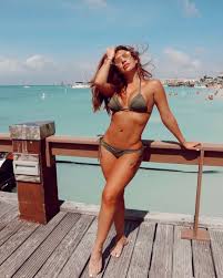 Kimberly reyes se ha sabido robar las miradas de todos los televidentes con sus ocurrencias, y es que además de actriz, esta mujer es muy. 51 6k Likes 189 Comments Kimberly Reyes Kimberlyreyesh On Instagram Oh Hi Aruba