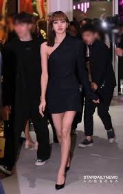 Blackpinkofficial Press 191029 Lisa Bvlgari S Brand Launching Coktail Dress Fashion Black Dress