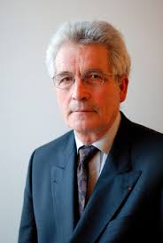 Image of KEN MORAN SPEAKS AT VIAGRA PRESS CONFERENCE, 1998-09-15 (photo)