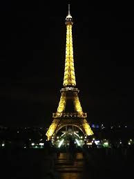 La tour eiffel vue du trocadero de nuit. La Tour Eiffel De Nuit