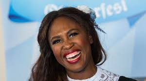 When i said i wanted to become a professional dancer, motsi suggested a few boys i could trial with as dance partners. Motsi Mabuse Shows Up Without A Wig That S What She Really Looks Like Derwesten De