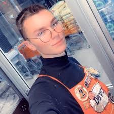 Devon Presley's Instagram, Twitter & Facebook