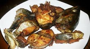 Ikan woku belanga is a popular menadonese dish from minahasa descent people in menado, north sulawesi, indonesia.ikan means fish in bahasa, while woku belanga means caypot cooked. Resep Dan Cara Memasak Ikan Cakalang Masak Woku Yang Sedap Dan Mantap Selerasa Com