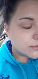 Airbrush foundation stays fresh in the rain