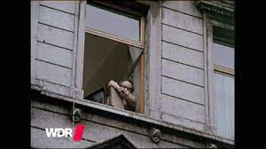 I'm not sure what the scene is from (this is actually from the it crowd), so i'll provide a visual description of it (just in case somebody is searching for it). Tatort Schimanski Wdr Gif On Gifer By Kazrabar