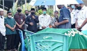 Kata sambutan adalah suatu kalimat atau kata kata yang disampaikan oleh seseorang sebagai ungkapan rasa syukur dan terimakasih atas contoh kata sambutan panitia. Seorang Guru Meninggal Dunia Pemko Padang Panjang Kembali Berduka Berita Minang