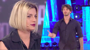 I protagonisti di amici 16 non sono soltanto gli allievi della squadra bianca e blu e il loro sogno: Stefano De Martino Ed Emma Marrone Ad Amici Scena Hot Censurata Video Voce Di Napoli