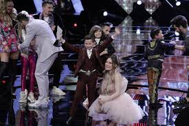 La voz kids (spanish for the voice kids) is a spanish reality talent show broadcast on antena 3. Kt3pdrx4syr9tm