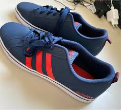 Sie sind sowohl beim training als auch im alltag eine. Original Adidas Herren Schuhe Sneaker Gr 46 Blau Rot Weiss In Koln Nippes Ebay Kleinanzeigen