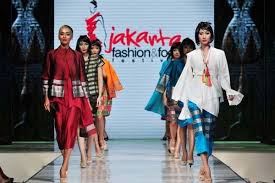 Jual beli kain dan baju tenun ikat troso jepara baik pria maupun wanita terlengkap kualitas no.1 asli handmade premium terpercaya bergaransi dan bisa custom ukuran sendiri, wa: Fashion Extravaganza Jfff Pesta Kain Negeri Satu Harapan