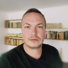 Daniel Stroia's Instagram, Twitter & Facebook