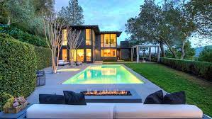 It has 30 rooms, italian marble fireplaces, original wood floors, persian rugs, and a kidney. California Governor Gavin Newsom S House Is For Sale For 6 Million Robb Report