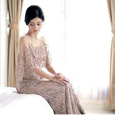 Dress brokat untuk wisuda : Model Kebaya Mewah Modern Tanpa Hijab Gaun Indah Gaun Gaun Dress Outfits