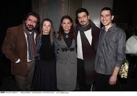 Jun 21, 2021 · «αισθάνομαι ευγνώμων στο θεό γιατί μου χάρισε απλόχερα χαρές και συγκινήσεις», λέει η ηρώ μουκίου. Deite Pws Einai Shmera H Hrw Moykioy Eikones Zwh Iefimerida Gr