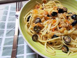 Come usare la colatura di alici? Spaghetti Con Pomodorini Gialli Tonno E Olive Con Colatura Di Alici Zeroglutinechebonta
