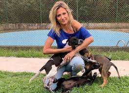 Mell's career began at the age of nineteen when she appeared in a sitcom aired on the sunday 3 in february, 2015, she founded the luisa mell institute 16 , which mainly works to rescue injured or at. Luisa Mell Fala Sobre Reinfeccao Pela Covid Nao Consigo Sair Da Cama Quem Quem News