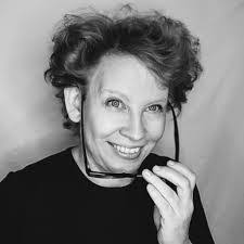 Heather Dodds's Instagram, Twitter & Facebook