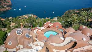 Avant garde house of pierre cardin on the cote d'azur. What Will Happen To Pierre Cardin S Iconic Palais Bulles Architectural Digest