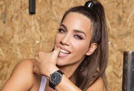 Our instagram marketing services are made for growth. Otan H Katerina Stikoydh Apofasizei Na Anastatwsei To Instagram Photo Greek Web Tv Live