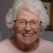 Sharon Makowski's Instagram, Twitter & Facebook