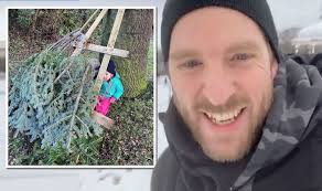 Olly Murs responds to 'fickle' The Voice viewer as she questions why people  fancy him