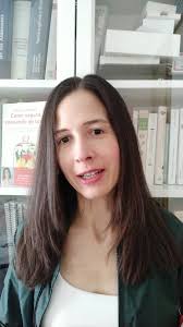 La escritora y dietista-nutricionista @beatrizcalidad, “Las librerías  tienen algo para descubrir y oportunidades infinitas, me dado cuenta de que  siempre he disfrutado comprando en librerías” ...