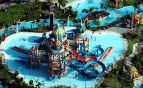 Kampung batu tektona waterpark ini memiliki luas sekitar 50.000 meter persegi yang dilengkapi dengan wahana berenang serta fasilitas outbond ada toots pool, kids pool, semi olimpic, kolam arus serta kolam ombak. 9 Kolam Renang Di Surabaya Paling Favorit Beserta Harga Tiket Masuknya Tahun Ini