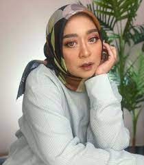 Ini Vindy Biodata Profil Fakta Agama Umur Karir Beauty Vlogger