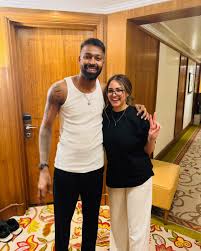 From how it started to how it ended: My favorite pose, with my all-time  favorite human. Finally found someone who matches my energy 😂 Swipe left  to see the shift!