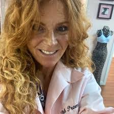 Wendy Hart's Instagram, Twitter & Facebook