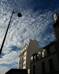 Loin de fausser les perspectives comme le déplore m. Lundi Soleil Ciel De Paris Mon Beau Manoir