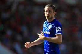 , yerine gylfi thor sigurdsson olarak çevrilmiştir; Isguarv5dytnwm