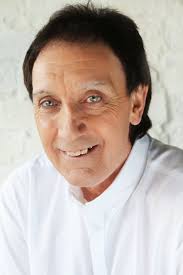 Tony Roscoe's Instagram, Twitter & Facebook