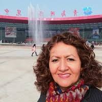 30+ perfiles de «Angela Solis»