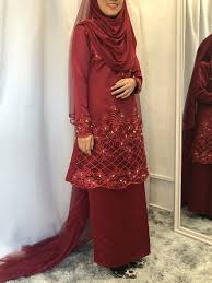 Art dupion, cotton silk motif print + bordir timbul kancing depan. First Fitting Kurung Moden Riau Maroon Baju Nikah Fashion Kurung Moden