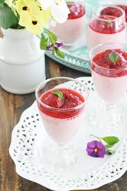 Panna Cotta Aux Fraises Et Vanille Coulis De Fraises Cuit Recette Coulis De Fraise Panna Cotta Alimentation
