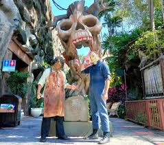 Tempat wisata dimana didalamnya terdapat 5 theme park diantaranya water park, amusement park, extreme park, wildlife park, dan scream park. Harga Tiket Sunway Lagoon 2021 Diskaun