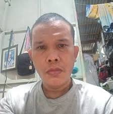 Snack Idea: Cheese Sticks Spring roll wrappers (small): 200g/pack, 35 pcs.  Price is P 28.75 from Landers. Available din po sa S&R and other  supermarkets. *Correction lang po