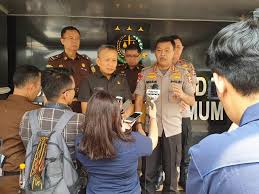 Perubahan tersebut sesuai dengan instruksi kapolri jenderal (pol) idham azis yang tertuang dalam peraturan kepala kepolisian negara republik indonesia nomor 4. Calon Kapolri Idham Azis Diharapkan Jaga Stabilitas Keamanan Ekonomi Okezone Nasional