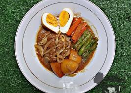 Tumis bawang bombay dan bawang putih hingga layu dan wangi. Resep Selat Solo Sedap Resep Enyak