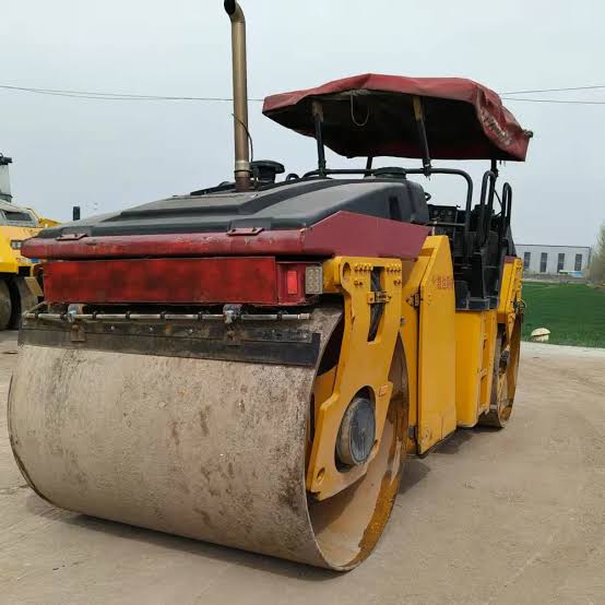 Dynapac CC422 Smooth Drum Roller