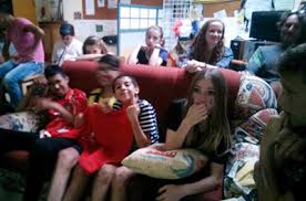 La france a accompli un comeback monstrueux hier. Euro De Football 2016 En France Demi Finale Avec Des Jeunes Supporters Francais Jeunes Reporters Grand Mechant Loup