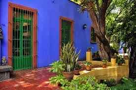 Shortly after diego rivera and frida kahlo were married in 1929, they traveled to the united states where they remained for most of the. Datei Frida Kahlo House Mexico City 6998147374 Jpg Wikipedia