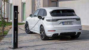 In fact, these top variants of the coupe and regular cayenne have dislodged the 650hp lamborghini urus as the most. 2020 Porsche Cayenne Turbo S E Hybrid Tops The Range With 670 Horsepower Top Speed