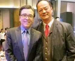 狄龍於1968年考入 邵氏公司 的南國演員訓練班。 翌年《 死角 》一片徵選主角，導演 張徹 從十個新人試鏡中首選了狄龍。 在之後的幾年中，狄龍主要與導演 張徹 合作，更是張徹認為在眾多選角中，與 姜大衛 扮演「雙角」最成功的搭檔。 張徹認為. è§£æžå§œå¤§è¡›ç‹„é¾40å¹´æ©æ€¨ å¾žé‚µæ°é›™ä¿ åˆ°å…„å¼Ÿæ±ºè£‚ æ˜¯èª°è¸éŒ¯ç¬¬ä¸€æ­¥ å£¹è®€